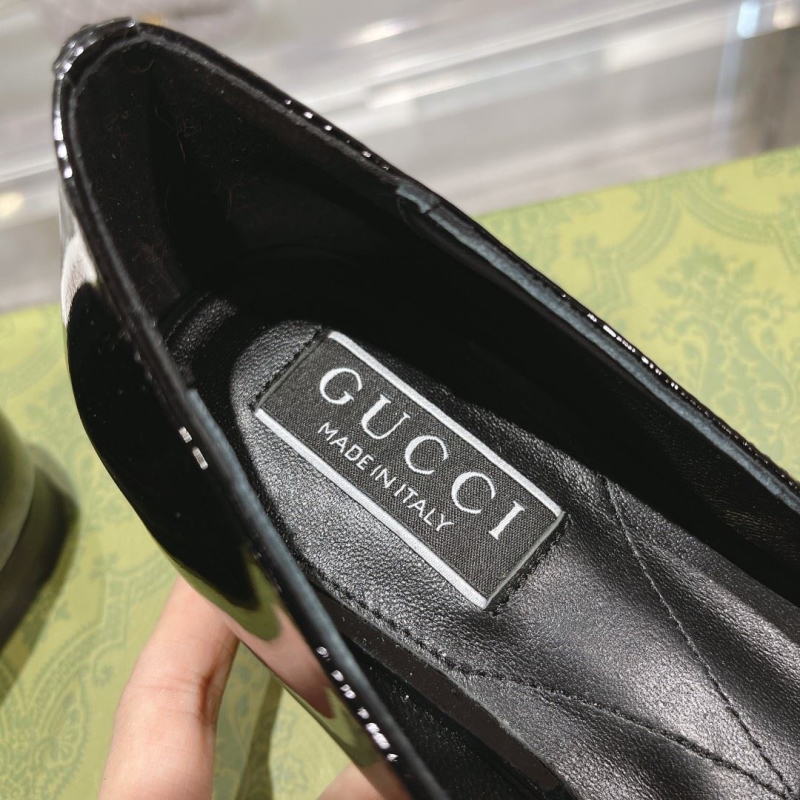 Gucci Flat Shoes